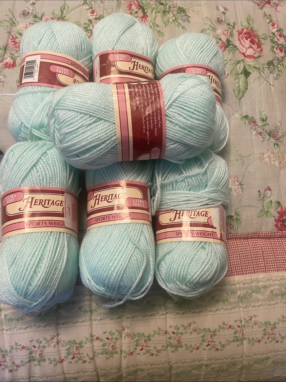 Heritage Sports Weight Yarn - Soft Light Blue 7 Skiens